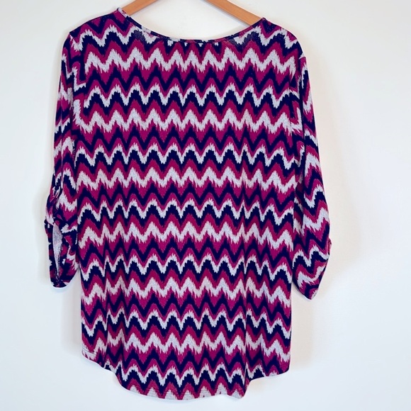 TACERA Chevron Patterned Women's Top - Picture 2 of 6